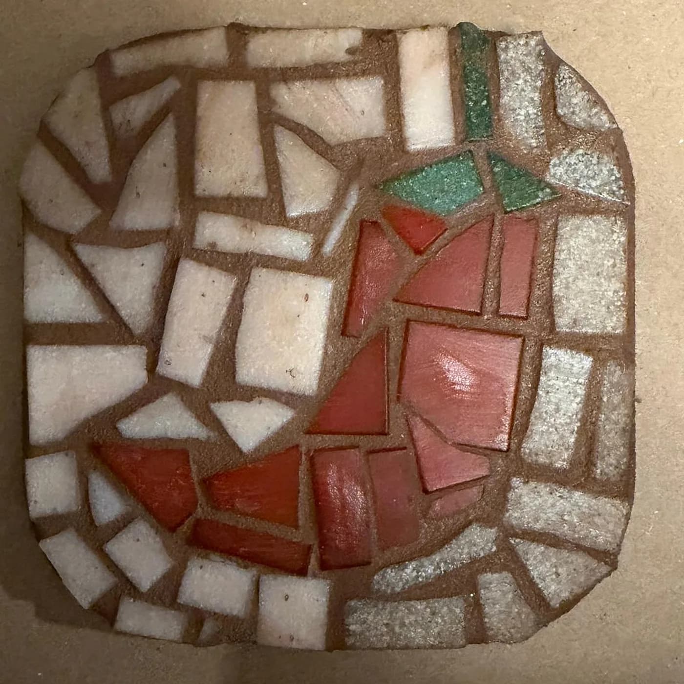Dessous de plat, mosaïque nacrée, mosaic made at Artichaut in Montmartre