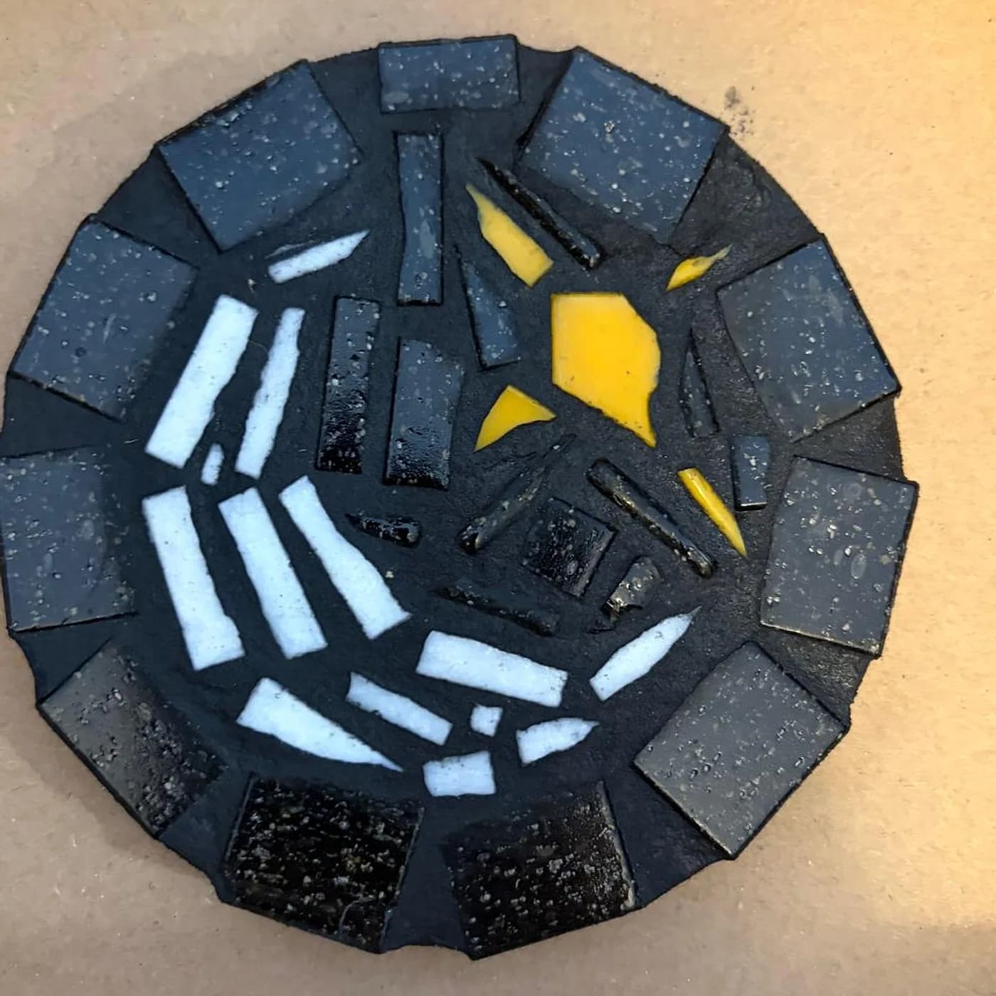 Dessous de verre, nuit étoilée, mosaic made at Artichaut in Montmartre