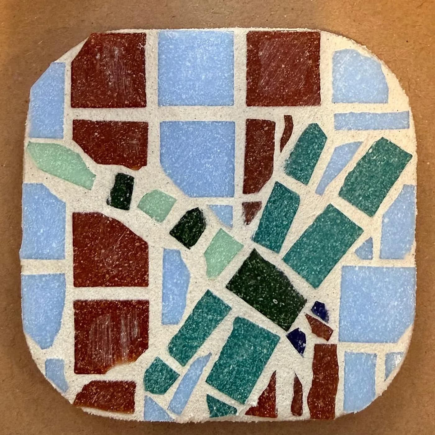 Dessous de plat, mosaïque graphique, mosaic made at Artichaut in Montmartre